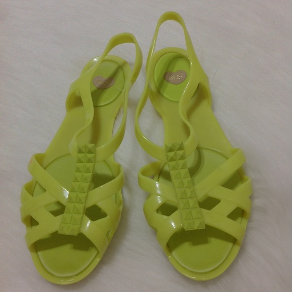 lime green jelly sandals